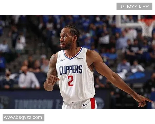 伦纳德与足球明星的首次相遇引发了怎样的热议和期待